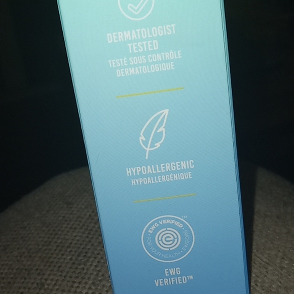 Gentle foaming cleansing gel - Picture 6 of 6